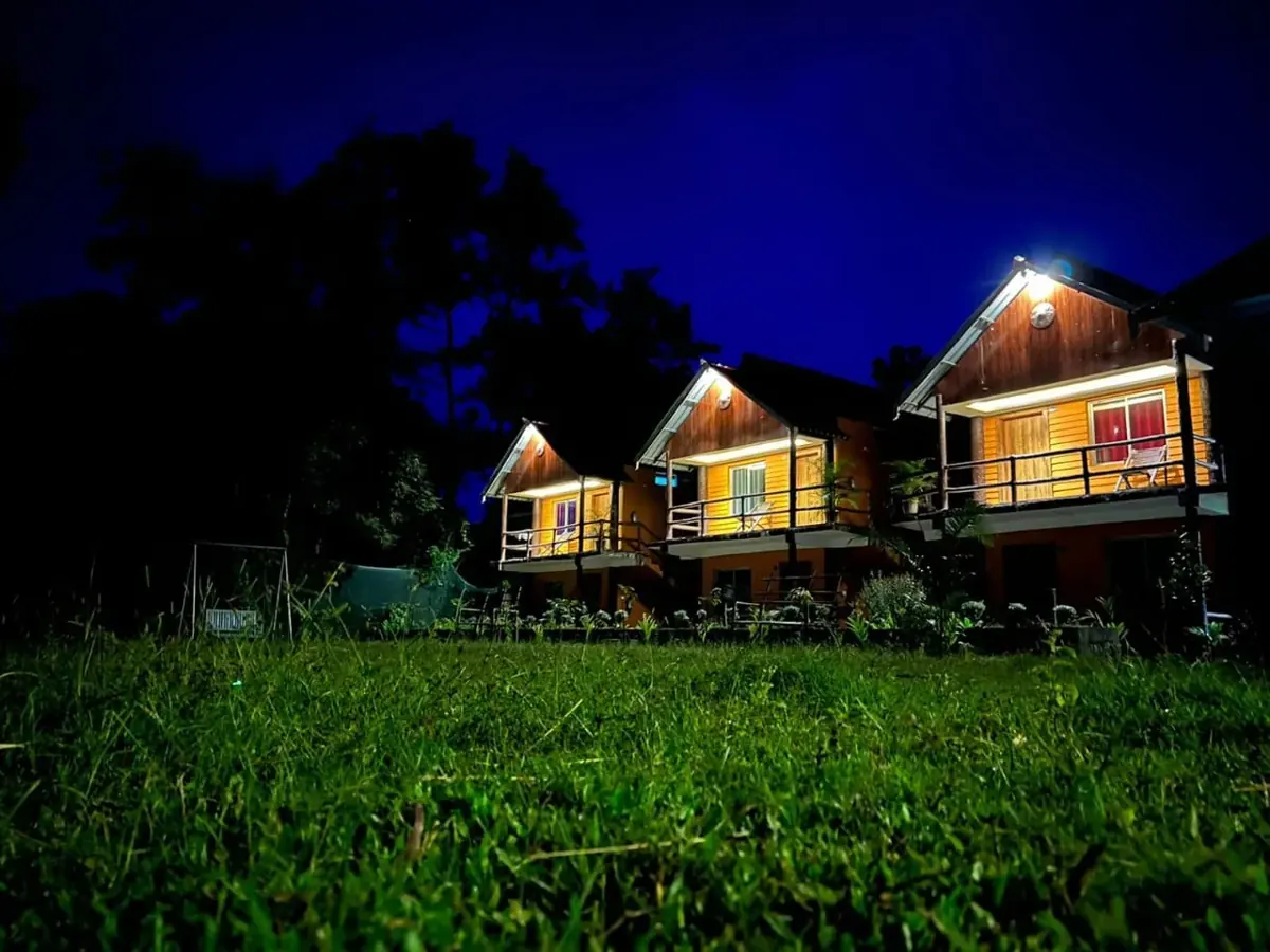 Casa Bosco timber cottage exterior, Manas